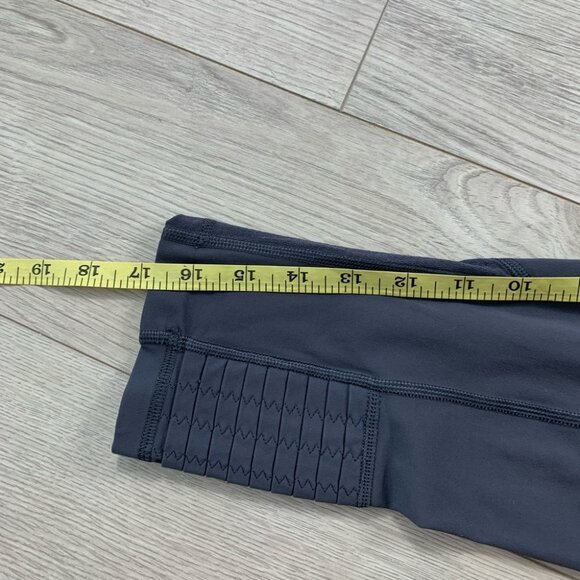 Lululemon Grey Run Crop Leggings - Picture 10 of 10